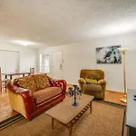 Walkable Dallas Condo About 3 Mi To Downtown!