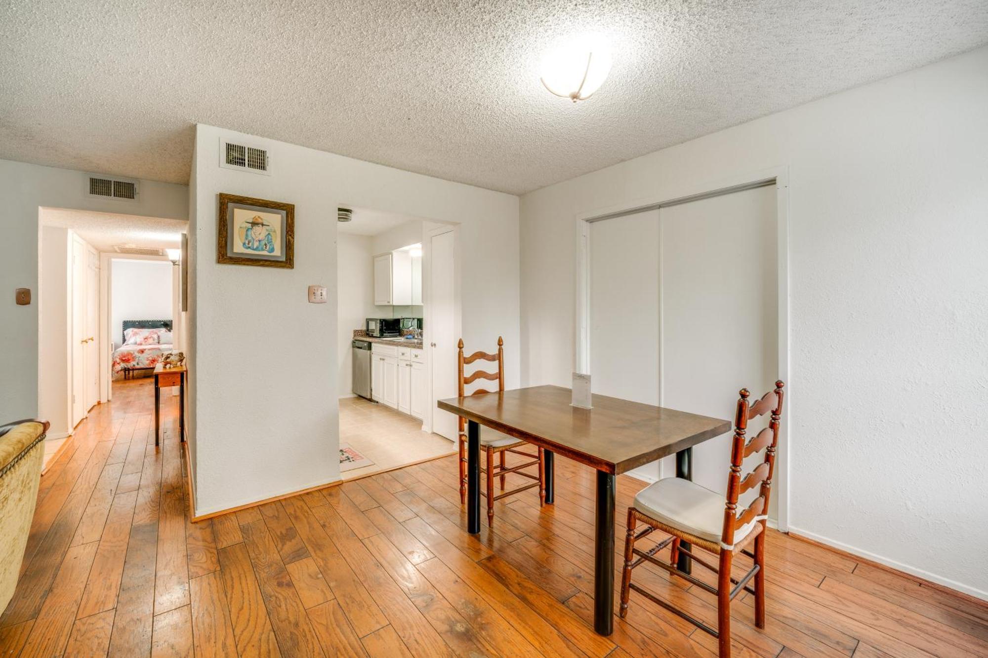 Walkable About 3 Mi To Downtown! * Dallas