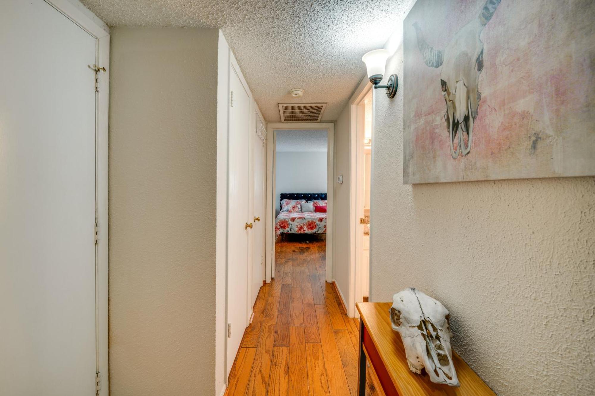 Walkable About 3 Mi To Downtown! * Dallas